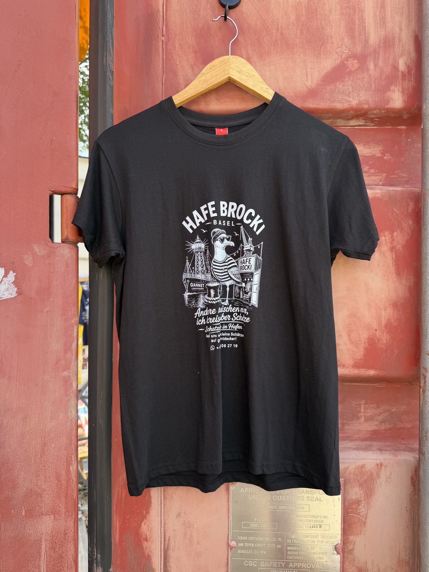Mads Möwe schwarz · T-Shirt · Foto 1